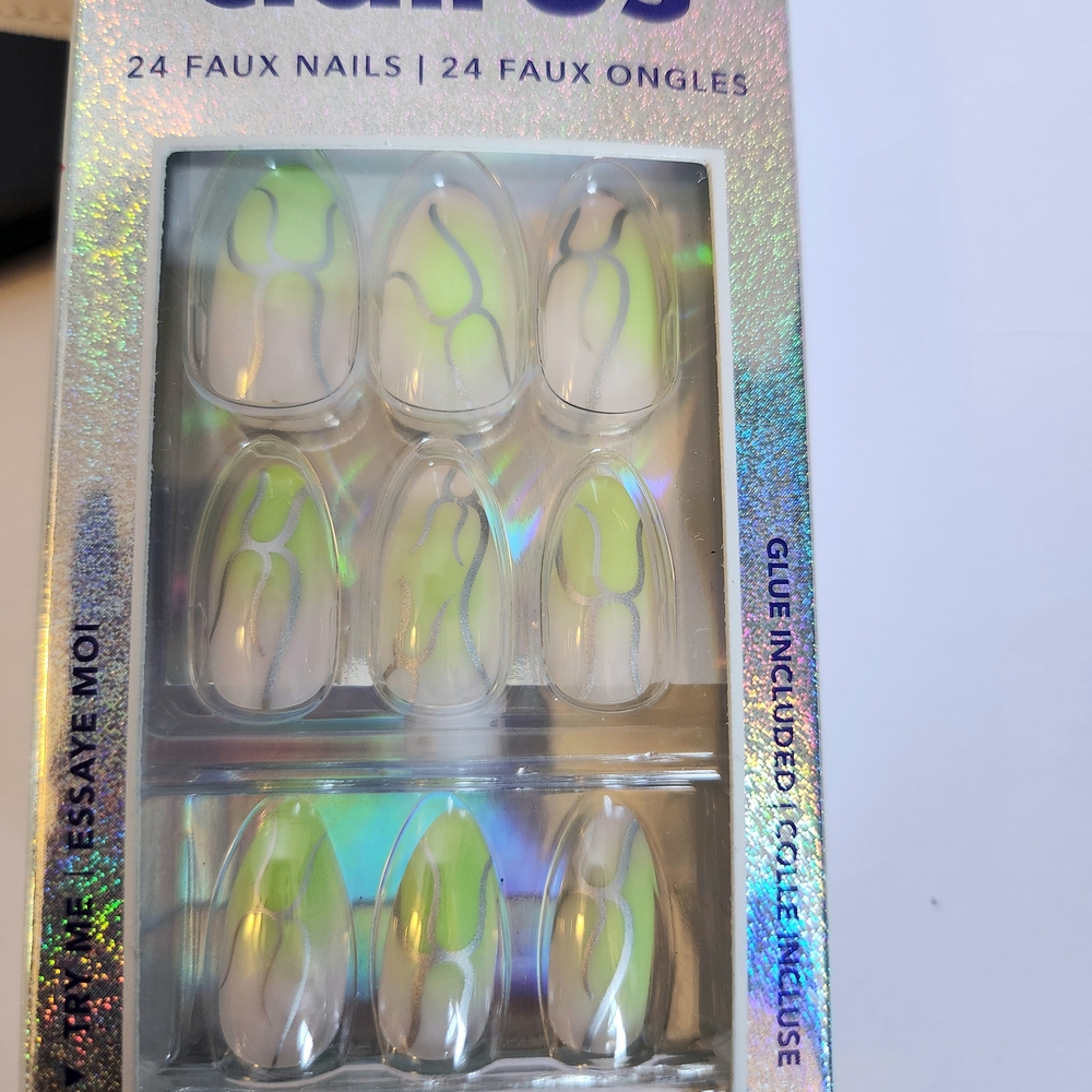 2 Claires Green Nail Sets and Ipsy Bag - Picture 2 of 5